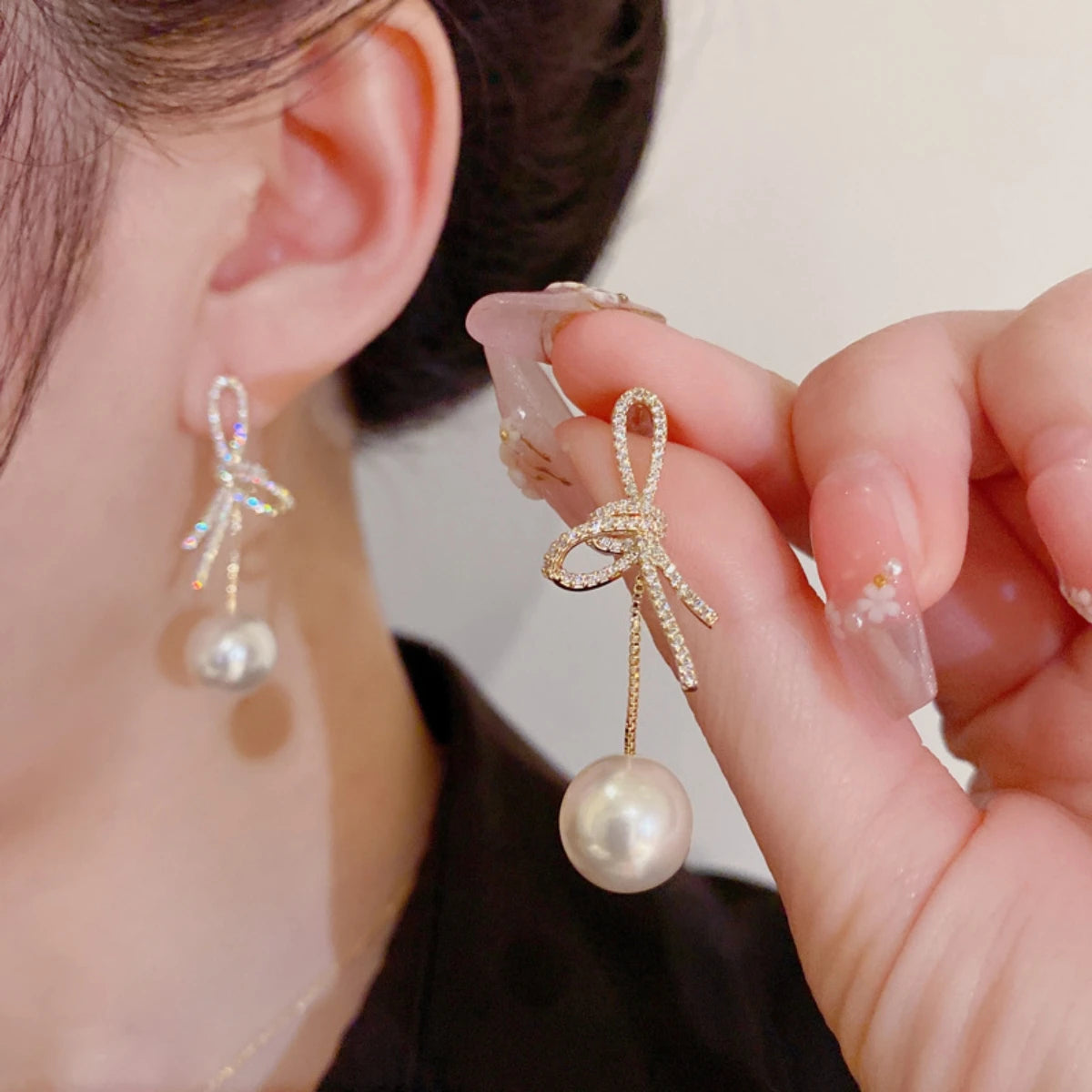 Sofia Goudkleurige Kwastoorbellen Met Parelimitatie, Elegant & Feestelijk