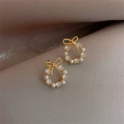 Lily Strikoorbellen met Parelimitatie, Kristalglans & Feestelijk Detail